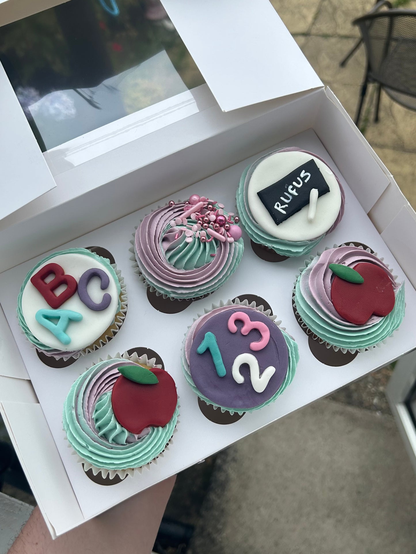 6  Custom Cupcakes